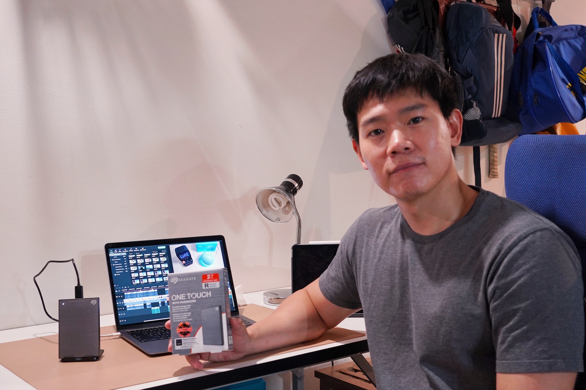 รีวิว Seagate One Touch with Password, Ext HDD รุ่นใหม่ล่าสุด แถมฟรี Adobe Creative Cloud Subscription!